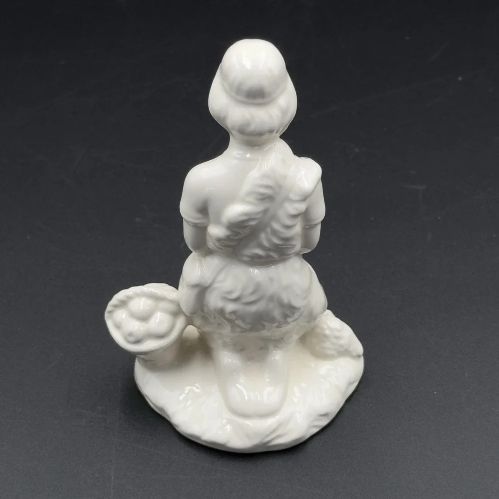 Vintage HOLLAND‎ MOLD Kneeling SHEPARD BOY Fruit Basket NATIVITY Figure Glazed